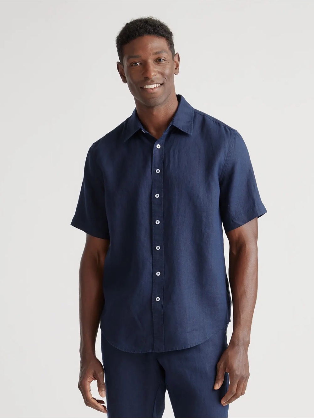 Quince 100% European Linen Relaxed Short Sleeve Shirt in Navy size M
